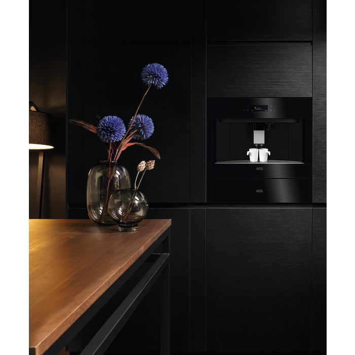 AEG - Indbygnings kaffe-/espressomaskine - KKB894500B