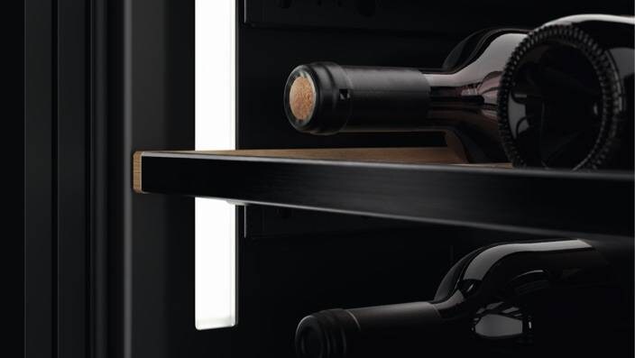 Hængsler i vinkøleskab