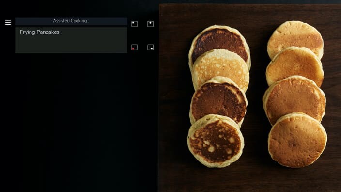 Jævnt stegte blinis på kogeplade
