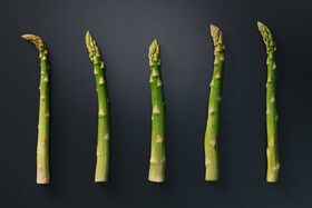 En række asparges